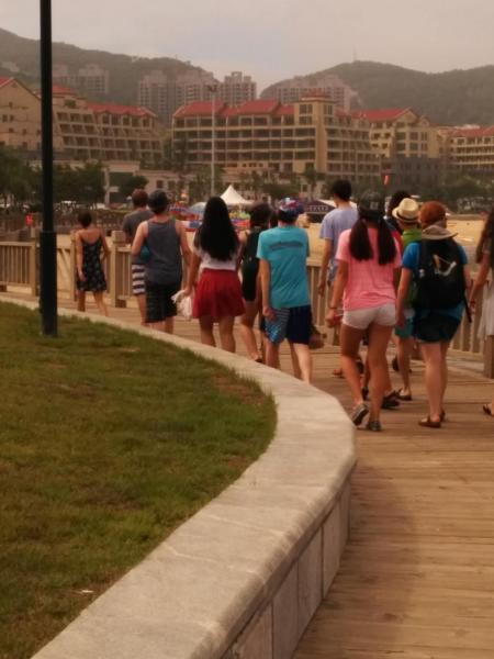 Walking to the beach in Weihai